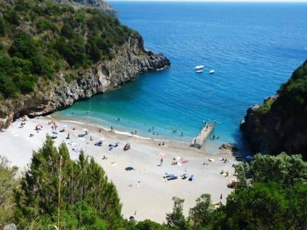 Gita_in_barca_con_bagno_in_spiaggia_selvaggia_del_Pozzallo