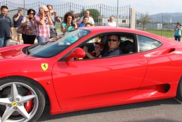 salvatore_in_ferrari